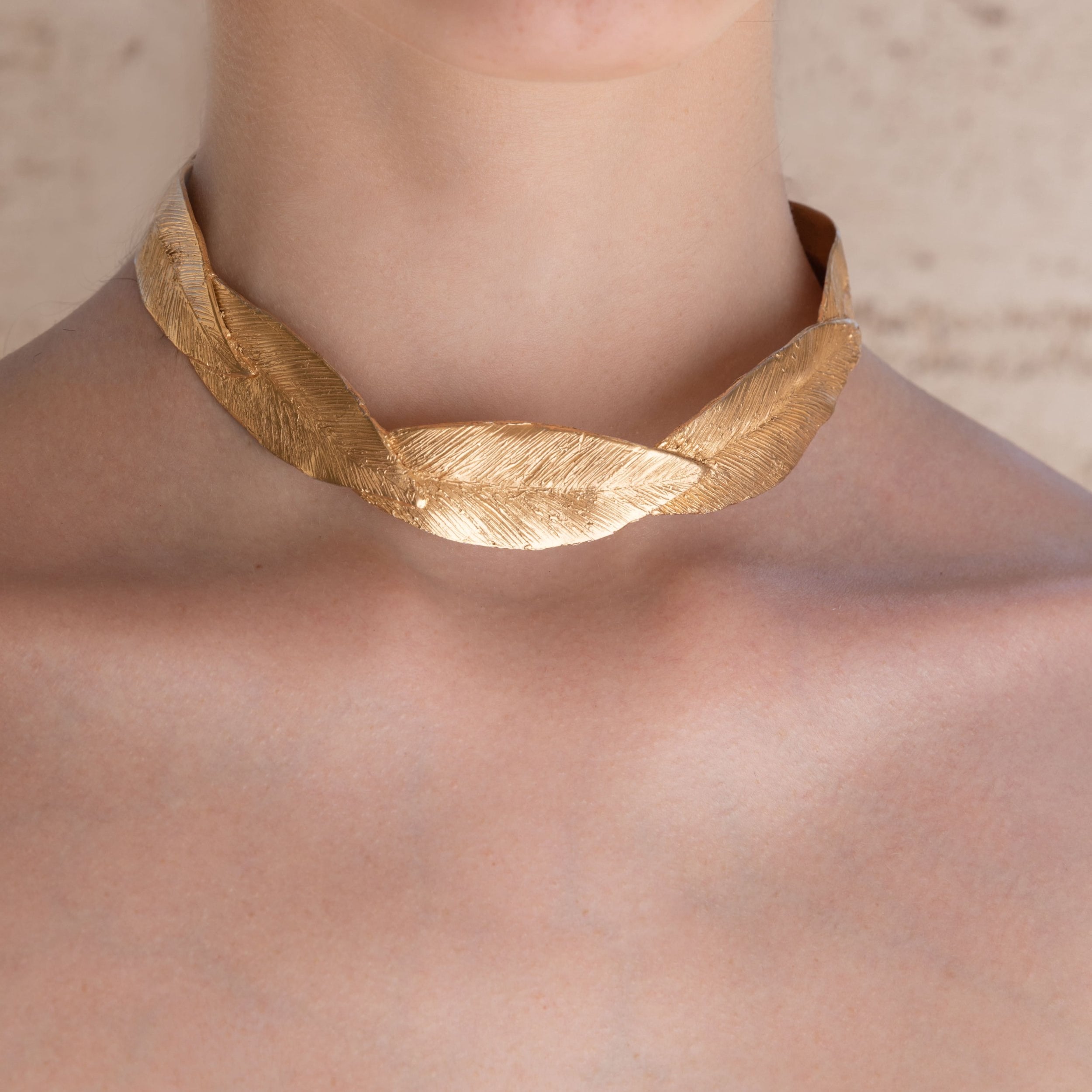 LEAVES COLLAR